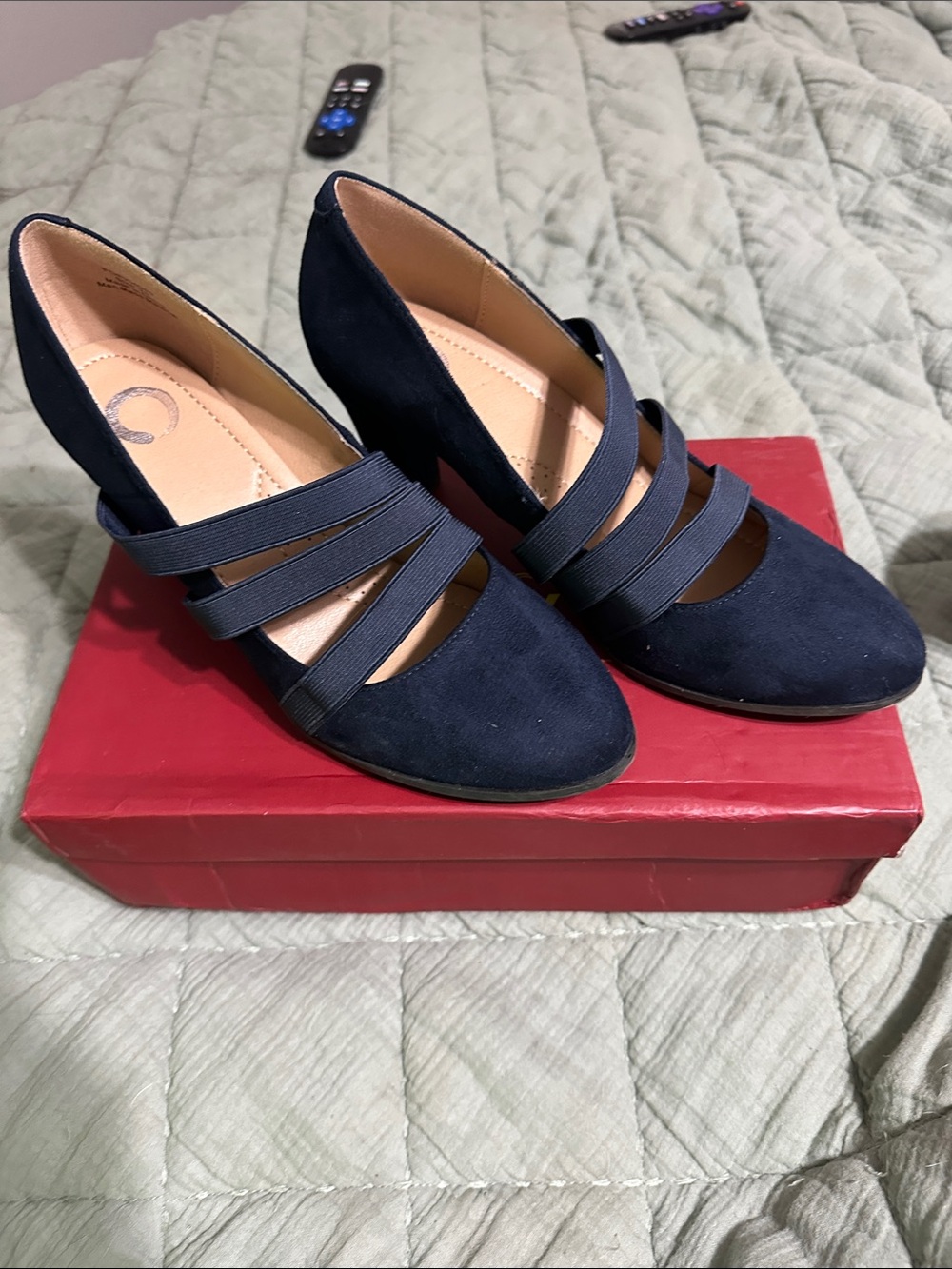 New Journee Collection Loren Comfort Triple Strap Pumps Navy Blue Sz 7.5